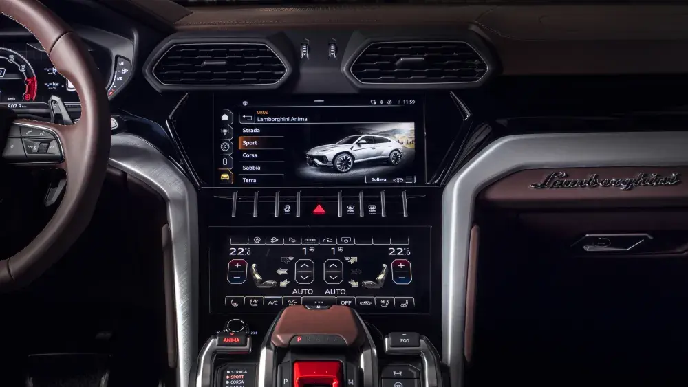 Lamborghini Urus S connecting 