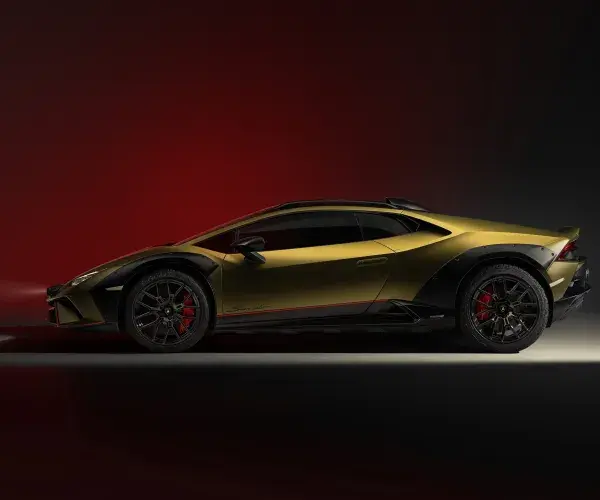 Lamborghini Huracán Sterrato zijaanzicht